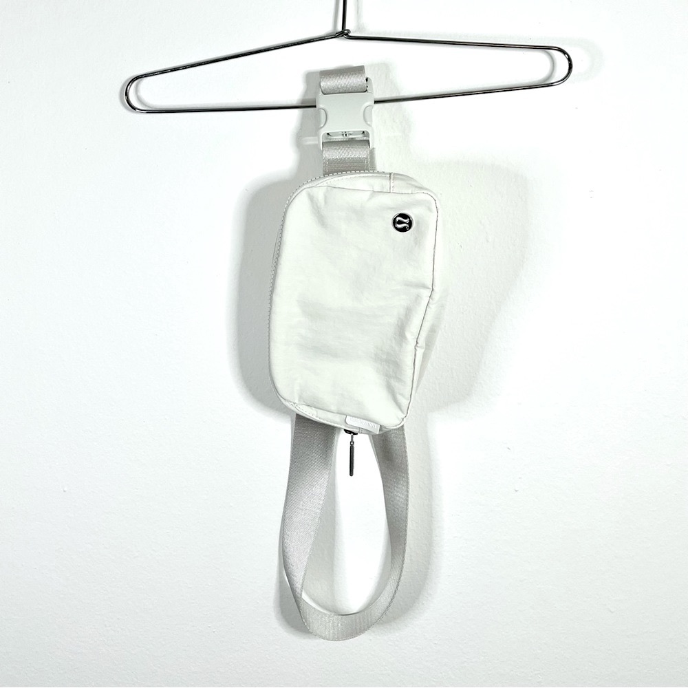 Lululemon Everywhere Belt Bag 1L White Opal